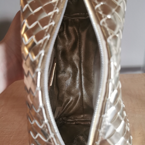 Tarte shimmery gold M/L makeup bag - Picture 3 of 3